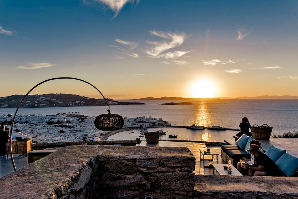 180º Sunset Bar in Mykonos